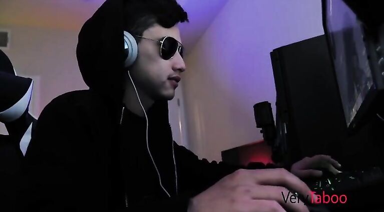 gobbling gamer cock brother sister kenzie madison