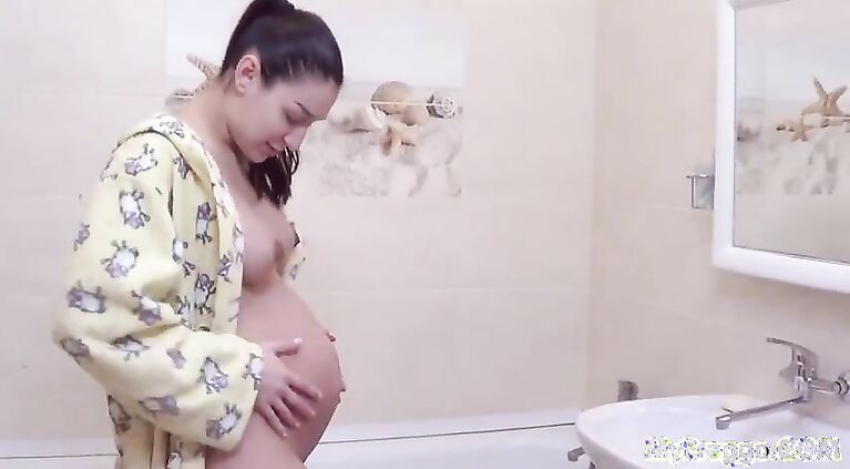Fingering Her Pregnant Asshole and Pussy in the Tub!
