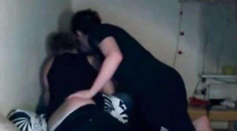Sweet teens amateur threesome