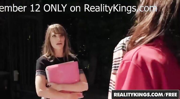 When (Lisa Ann) Comes Over - Reality Kings