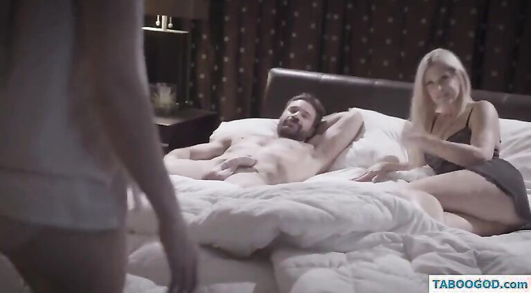 Pervert family threesome