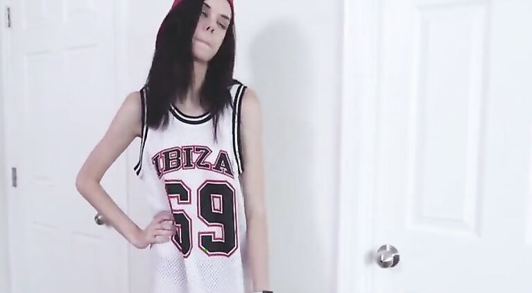 Lesbian SISTER wants BROTHER to think she's straight- Audrey Grace