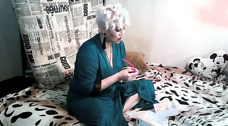 AimeeParadise & and her first LOVENSE...