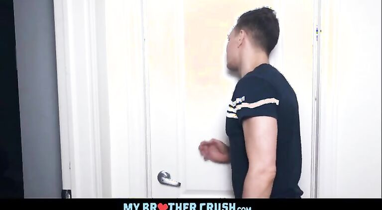 Two Hot Straight Stepbrothers Drew Dixon And Ethan Chase Fuck In Family Bathroom After Seeing Each Other Naked