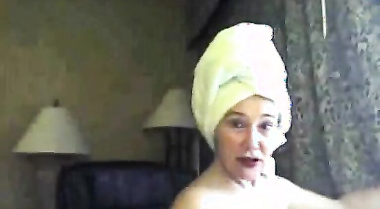 Granny Big boobs on cam
