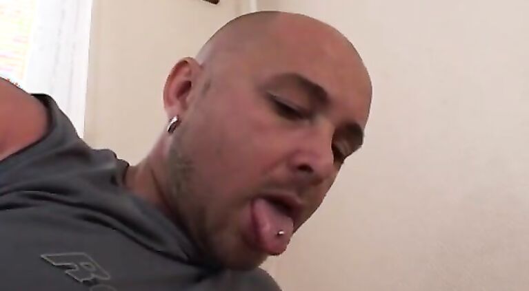 Hot Mama Serving Juucy Pussy For Breakfast