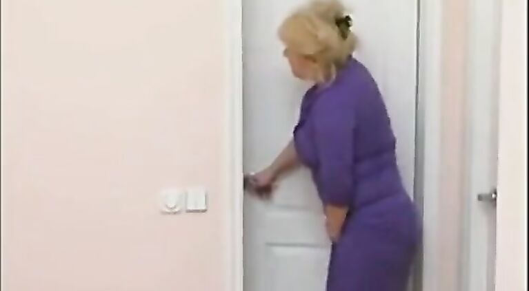 plump mom with saggy tits and guy
