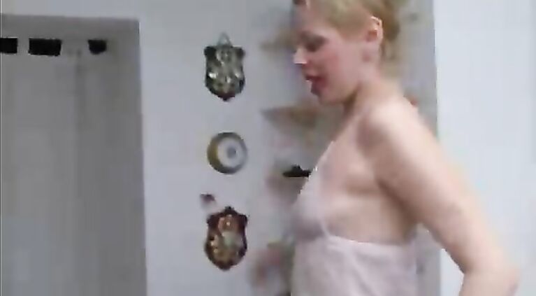 insext mom is always in heat 01039 - one piece charlotte family porn - sex with gilbert godfried family guy