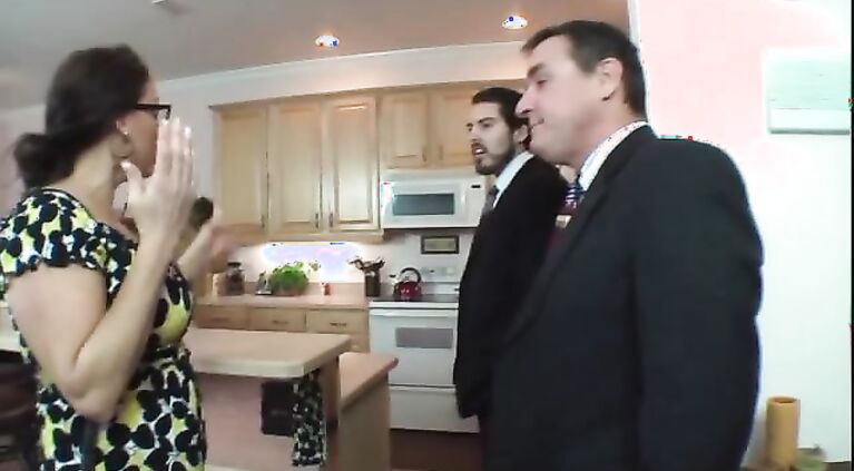 skylas family album after curfewdaddy called me a slutdaddy sleepwalkslouis vuitton pursewrapped arround my finger 0002 - sex with the family videos -
