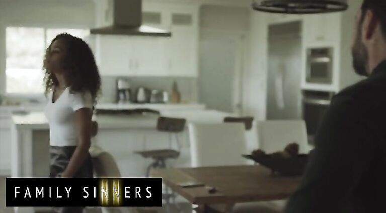 Family Sinners - Tommy Pistol Shows Scarlit Scandal How Talented His Tongue Is