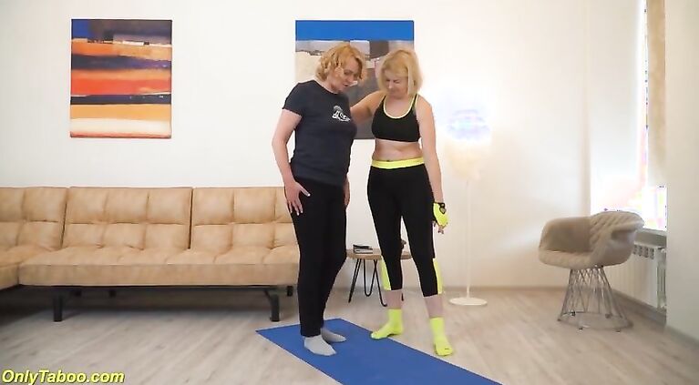 curvy lesbian grannies in love