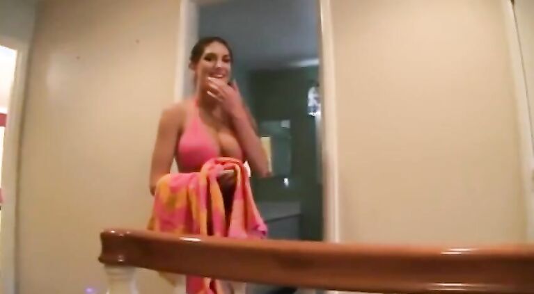 A Brunette masturbates a bick cock in Pov