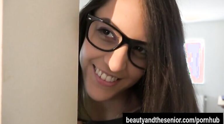Geeky Carolina fuck old dude Nick