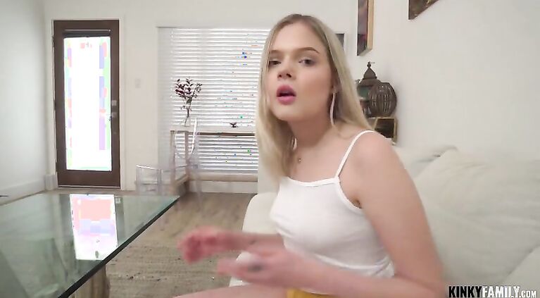 Kinky Family - Coco Lovelock - I fuck my stepsis for money