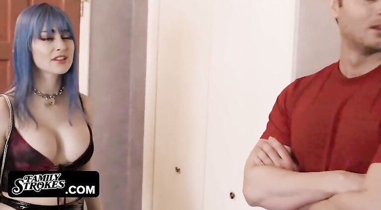 Family Strokes - Naughty Step Siblings Pause From Studying For Some Sneaky And Passionate Pounding