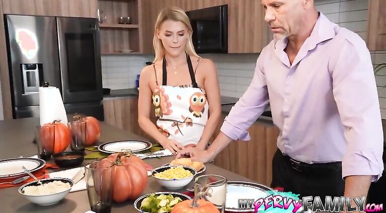 Stepdaughter Setup For Big Cock - Evelyn Payne -