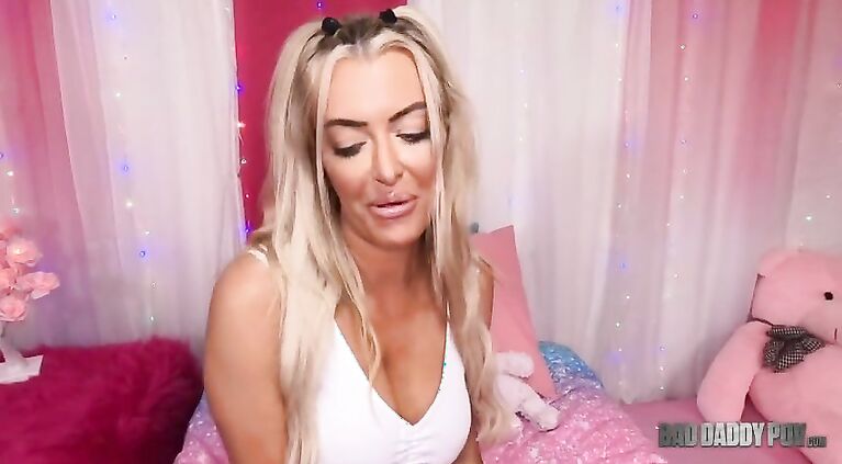 BadDaddyPOV - Busty Blonde Linzee Ryder Lives Out her Deepest, Darkest Sexual Fantasy