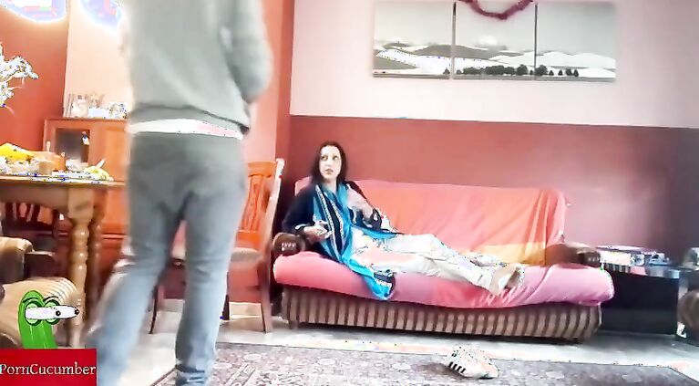 He paints the toenails of his gypsy sister and fucks her