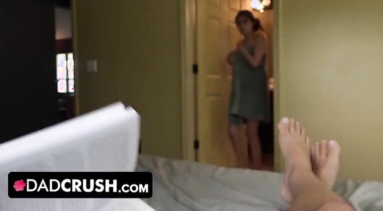 Teen Babe Jeleana Marie Likes When Stepdaddy Fuck Her
