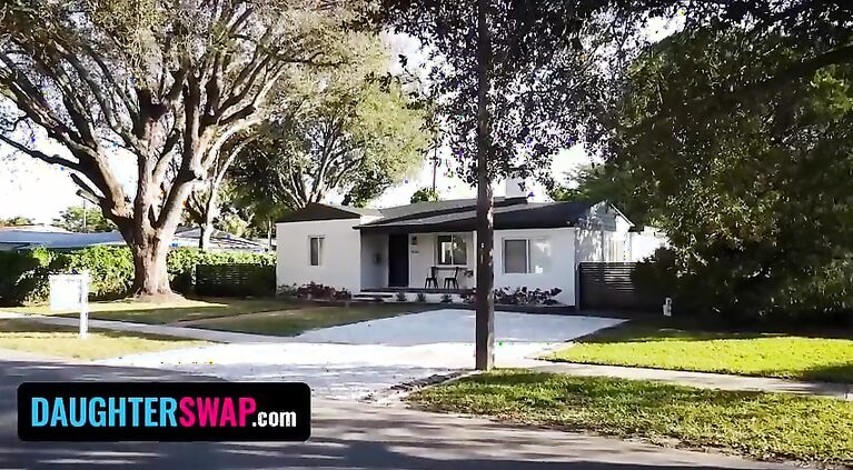 Foxy Stepdaughters Sarah Lace And Jessica Marie Trick And Fuck Hard Their Stepdaddies - DaughterSwap