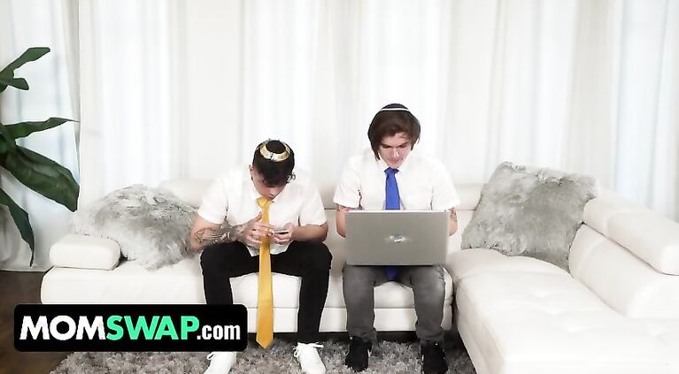 Curvy Step Moms Alex Harper & Angelica Coralvine Teach Their Inexperienced Boys To Fuck - MomSwap