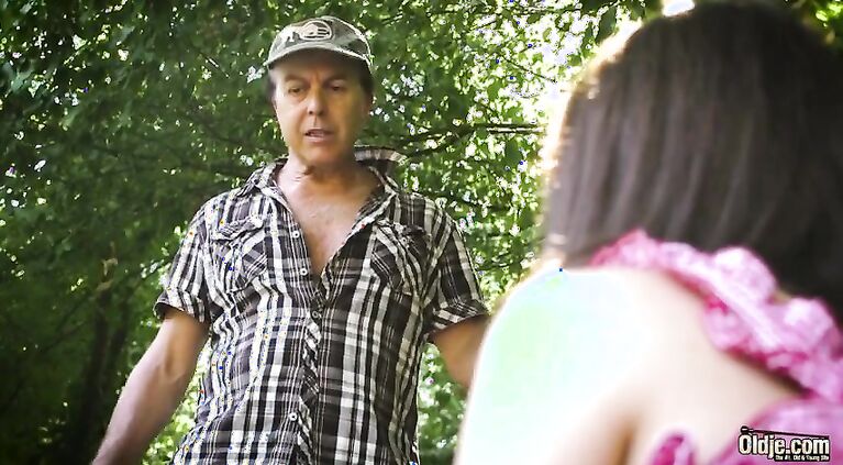 Old man fucks the teen missionary cowgirl she swallows the cumshot
