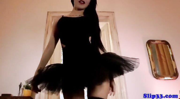 Petite UK teen cumsprayed by senior