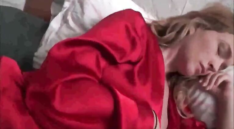 madre enferma folla con su hijo sub español