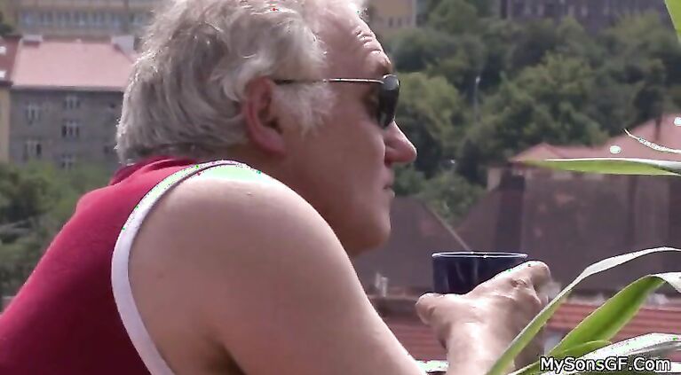 She let old granpa poke her young hole