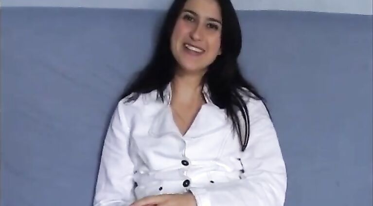 the young gun cums inside her without warning! French amateur
