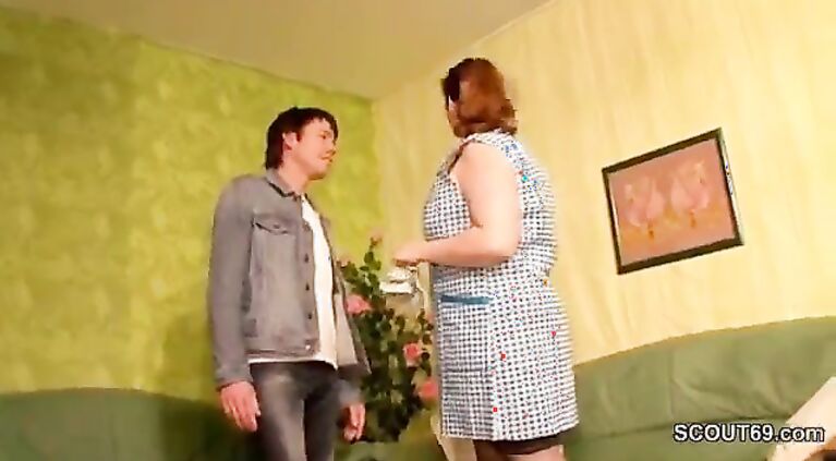 German Mom Sedcue to Fuck by Young Boy of her Friend