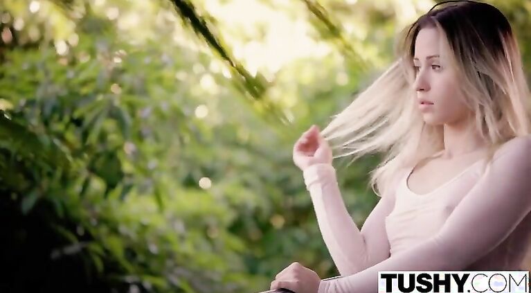 TUSHY First Anal For College Student Goldie