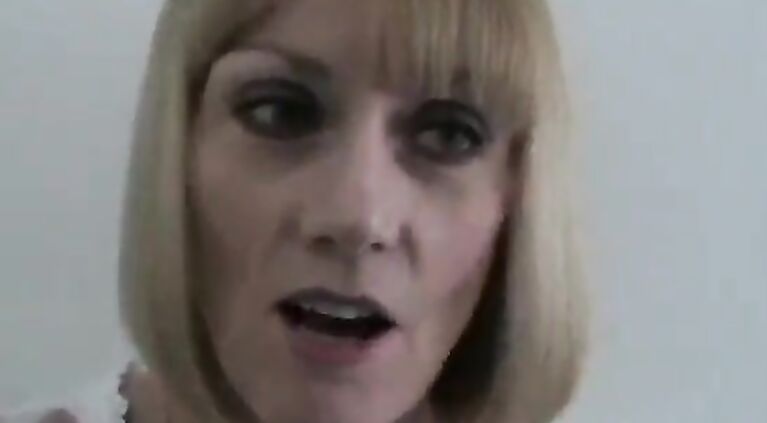 Amateur GILF Pays Her Debt