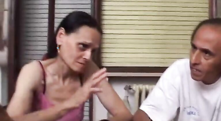 Shameless and outrageous sex in family Vol. 10