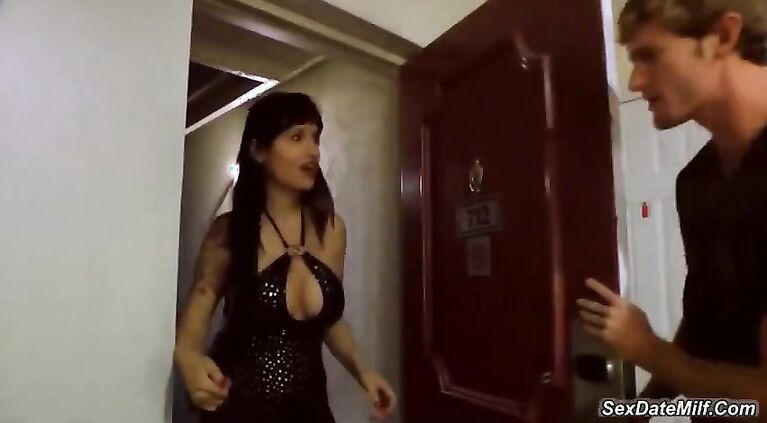 s. meets with not m. in hotel